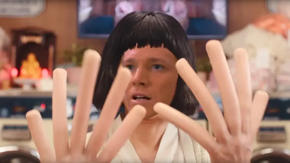 everything everywhere all at once, WARP TEN, Tom Paris sausage fingers